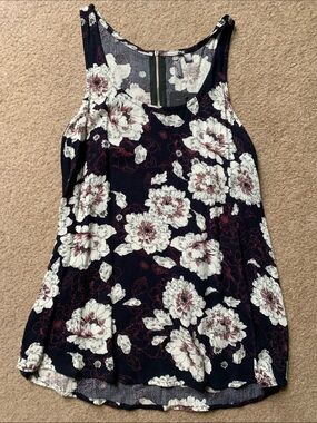 Floral Sleeveless Tank Top - Navy with White Blossoms